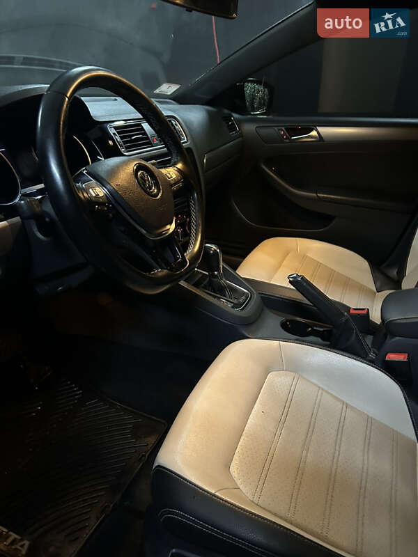 Седан Volkswagen Jetta 2015 в Сумах