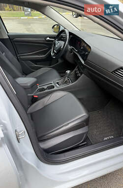 Седан Volkswagen Jetta 2018 в  фото 5 Седан Volkswagen Jetta 2018 в