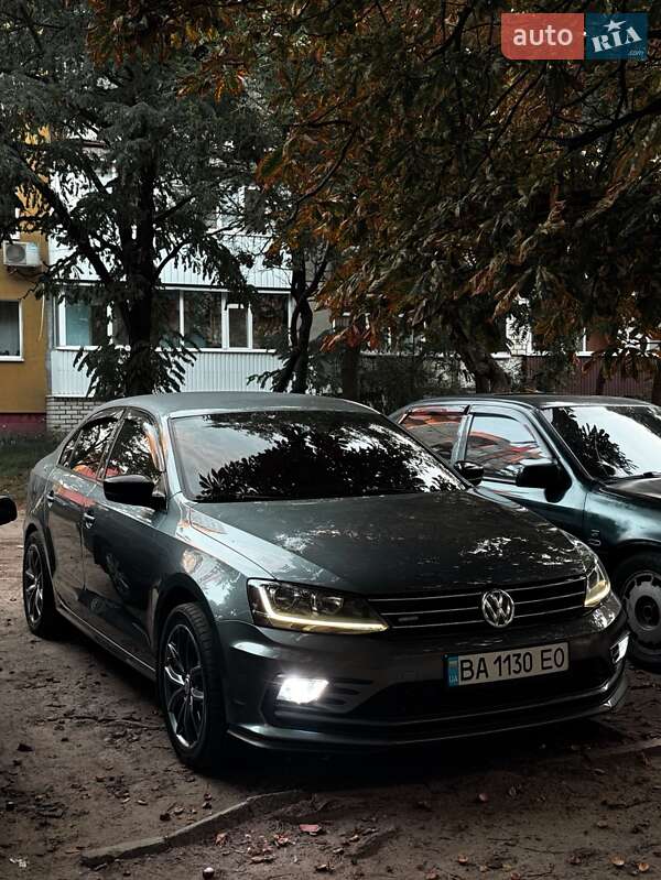 Седан Volkswagen Jetta 2017 в Кременчуге фото Седан Volkswagen Jetta 2017 в Кременчуге