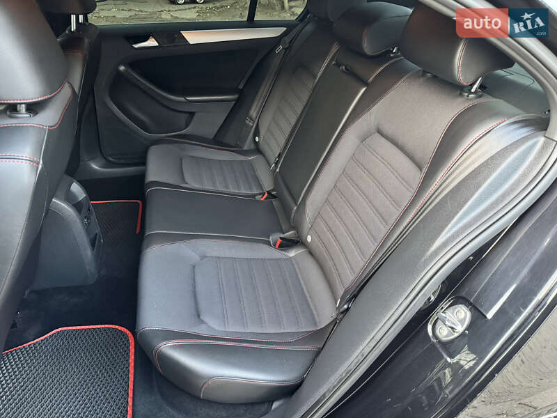 Седан Volkswagen Jetta 2013 в Одессе