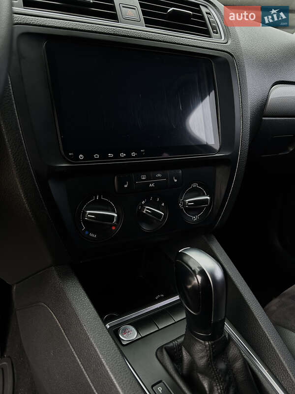 Седан Volkswagen Jetta 2014 в Днепре фото 24 Седан Volkswagen Jetta 2014 в Днепре