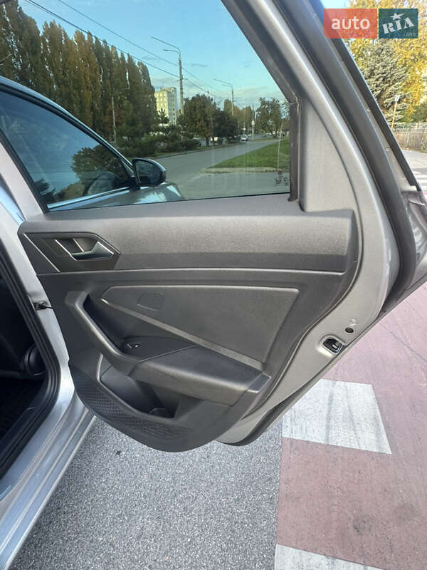 Седан Volkswagen Jetta 2019 в Черкассах