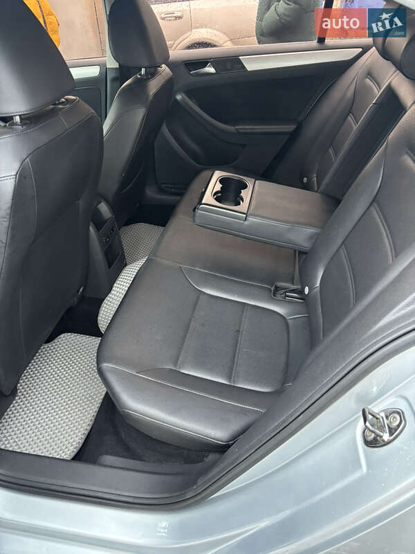 Седан Volkswagen Jetta 2012 в Києві фото 8 Седан Volkswagen Jetta 2012 в Києві