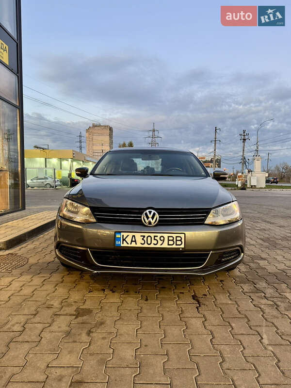 Седан Volkswagen Jetta 2013 в Киеве