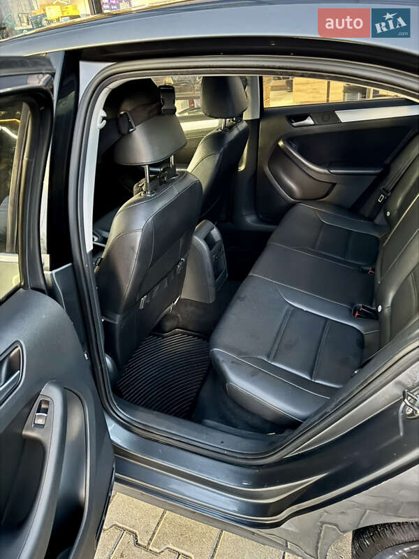 Седан Volkswagen Jetta 2013 в Киеве