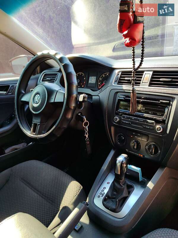Седан Volkswagen Jetta 2014 в Обухові фото 26 Седан Volkswagen Jetta 2014 в Обухові