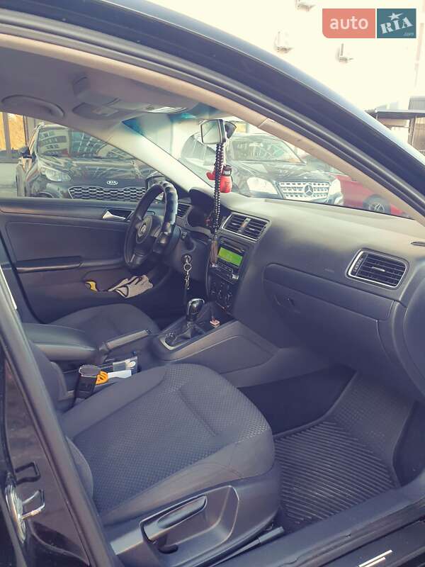 Седан Volkswagen Jetta 2014 в Обухові фото 44 Седан Volkswagen Jetta 2014 в Обухові