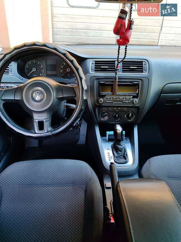 Седан Volkswagen Jetta 2014 в Обухові фото 50 Седан Volkswagen Jetta 2014 в Обухові