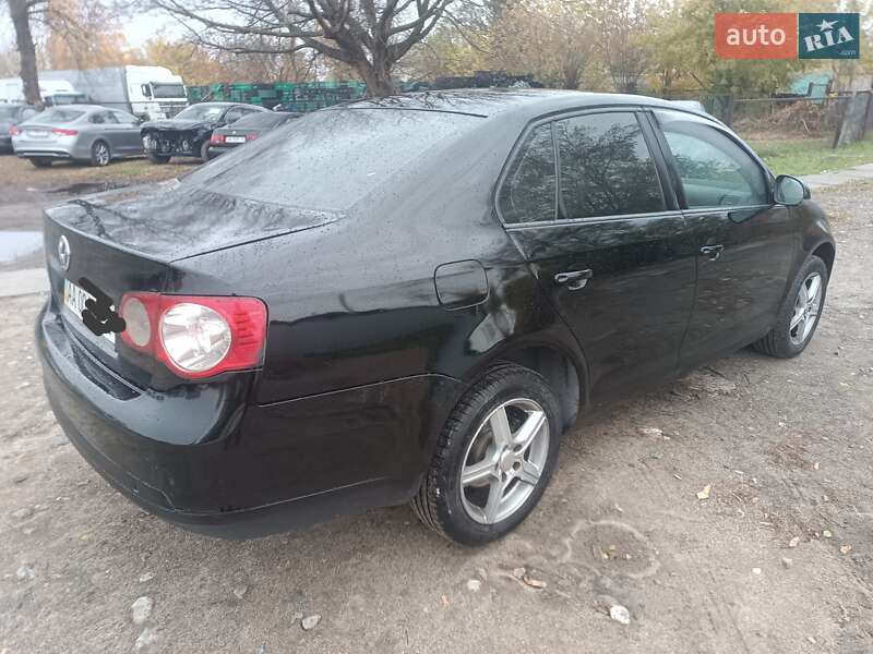 Седан Volkswagen Jetta 2008 в Києві