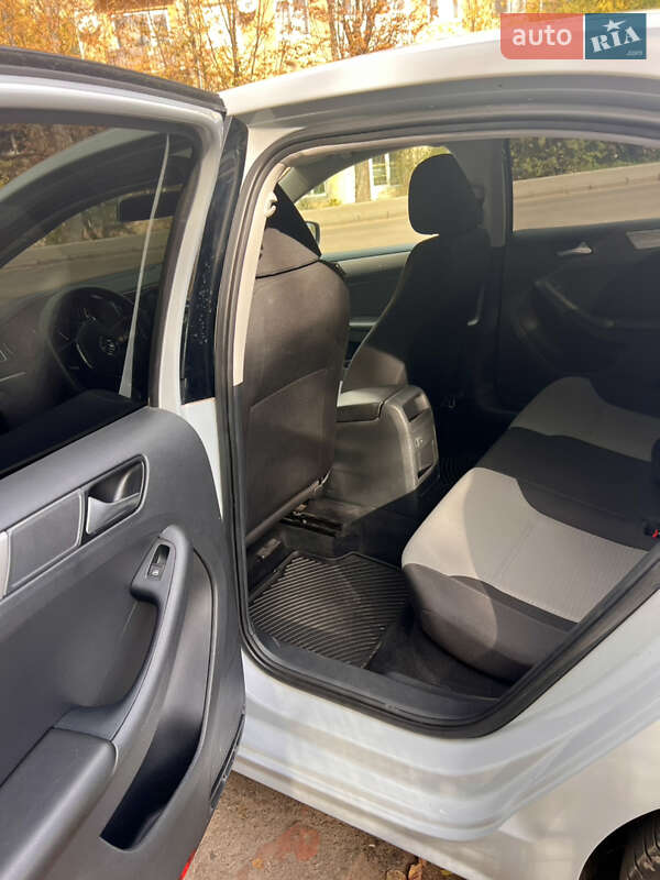 Седан Volkswagen Jetta 2018 в Львове