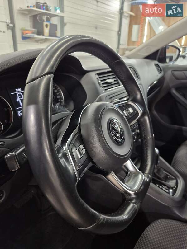 Седан Volkswagen Jetta 2013 в Киеве фото 14 Седан Volkswagen Jetta 2013 в Киеве