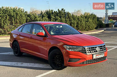 Седан Volkswagen Jetta 2019 в  фото 2 Седан Volkswagen Jetta 2019 в
