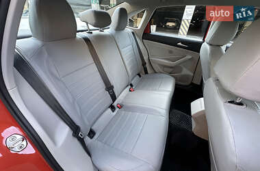 Седан Volkswagen Jetta 2019 в  фото 32 Седан Volkswagen Jetta 2019 в