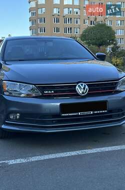 Седан Volkswagen Jetta 2015 в Києві