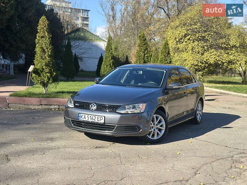 Седан Volkswagen Jetta 2013 в Киеве