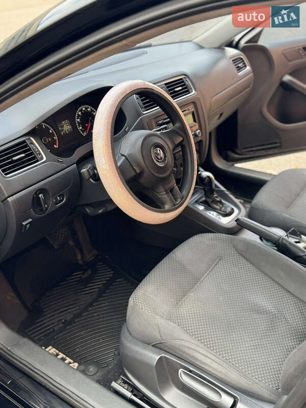 Седан Volkswagen Jetta 2013 в Киеве фото 8 Седан Volkswagen Jetta 2013 в Киеве