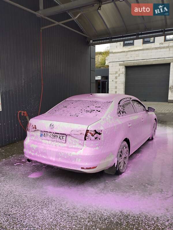 Седан Volkswagen Jetta 2016 в Сваляві