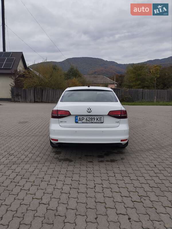 Седан Volkswagen Jetta 2016 в Сваляві