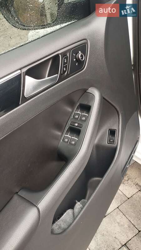 Седан Volkswagen Jetta 2016 в Сваляві