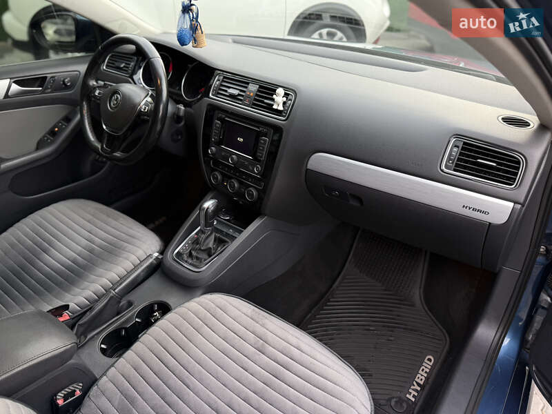 Седан Volkswagen Jetta 2015 в Одессе фото 44 Седан Volkswagen Jetta 2015 в Одессе