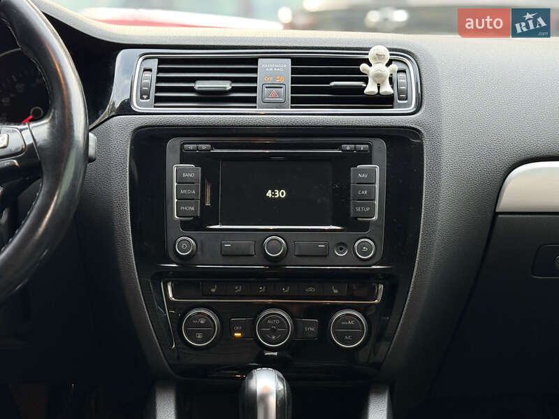 Седан Volkswagen Jetta 2015 в Одессе фото 48 Седан Volkswagen Jetta 2015 в Одессе