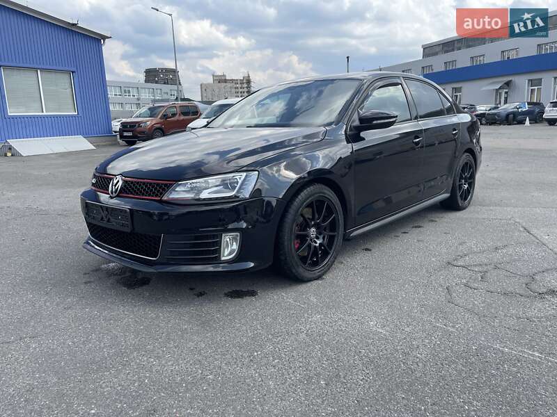 Седан Volkswagen Jetta 2015 в Киеве фото 2 Седан Volkswagen Jetta 2015 в Киеве