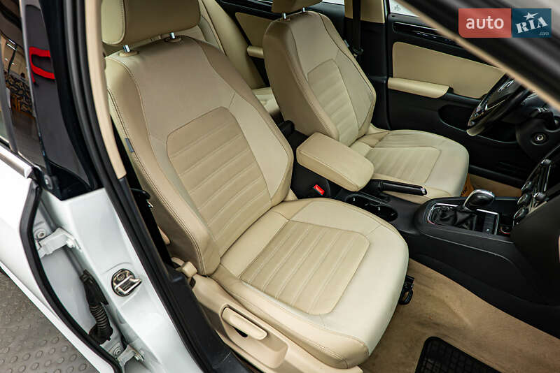 Седан Volkswagen Jetta 2016 в Киеве фото 17 Седан Volkswagen Jetta 2016 в Киеве