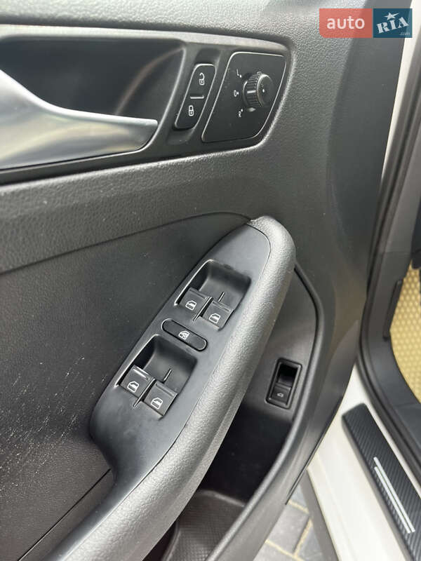 Седан Volkswagen Jetta 2011 в Полтаве