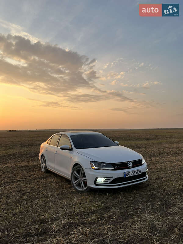Седан Volkswagen Jetta 2015 в Борщеве