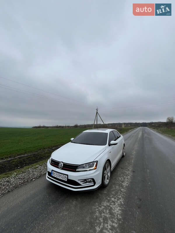 Седан Volkswagen Jetta 2015 в Борщеве