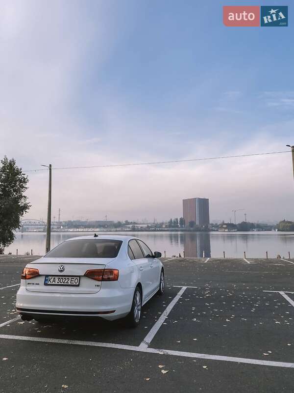 Седан Volkswagen Jetta 2014 в Киеве фото 6 Седан Volkswagen Jetta 2014 в Киеве