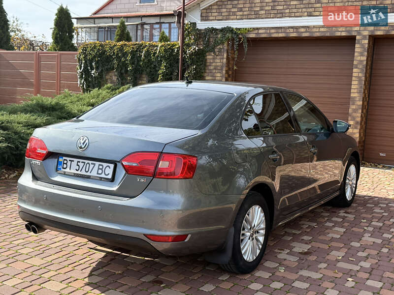 Седан Volkswagen Jetta 2012 в Одессе