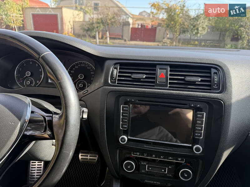 Седан Volkswagen Jetta 2012 в Одессе