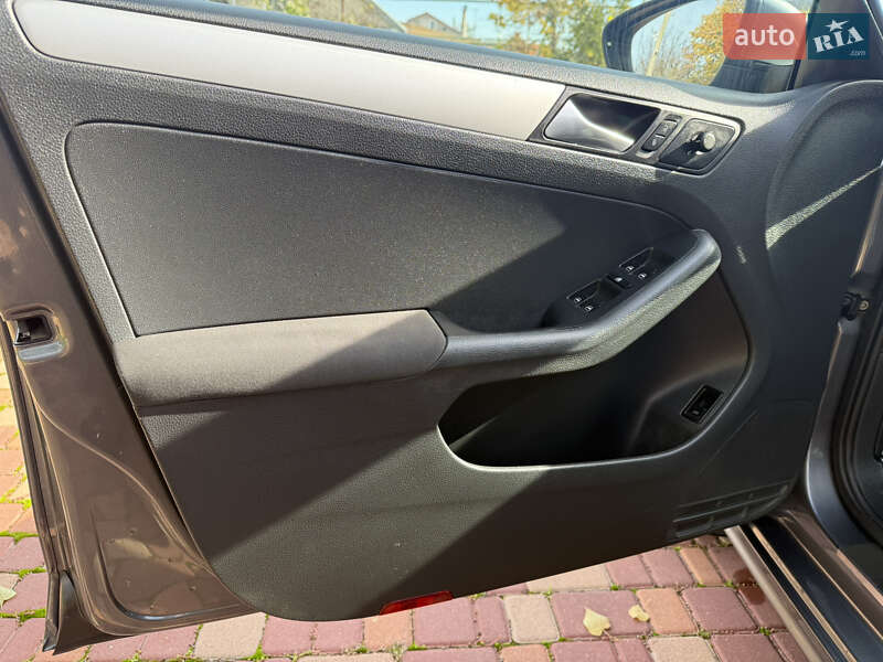 Седан Volkswagen Jetta 2012 в Одессе