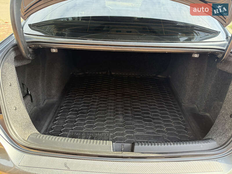 Седан Volkswagen Jetta 2012 в Одессе