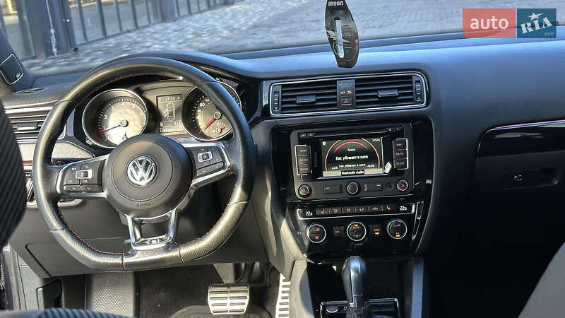 Седан Volkswagen Jetta 2015 в Полтаве