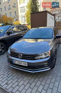 Седан Volkswagen Jetta 2015 в Львові