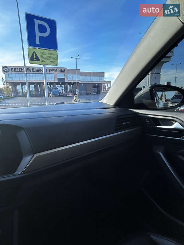 Седан Volkswagen Jetta 2019 в Одессе