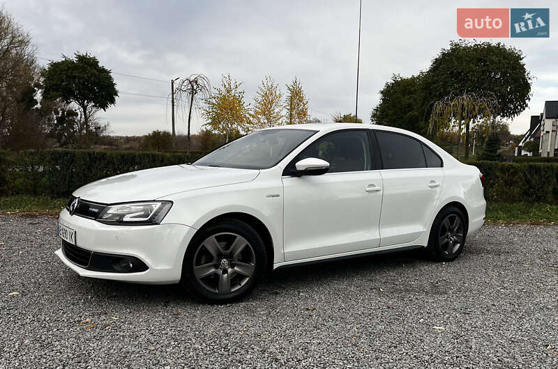 Седан Volkswagen Jetta 2013 в Умані