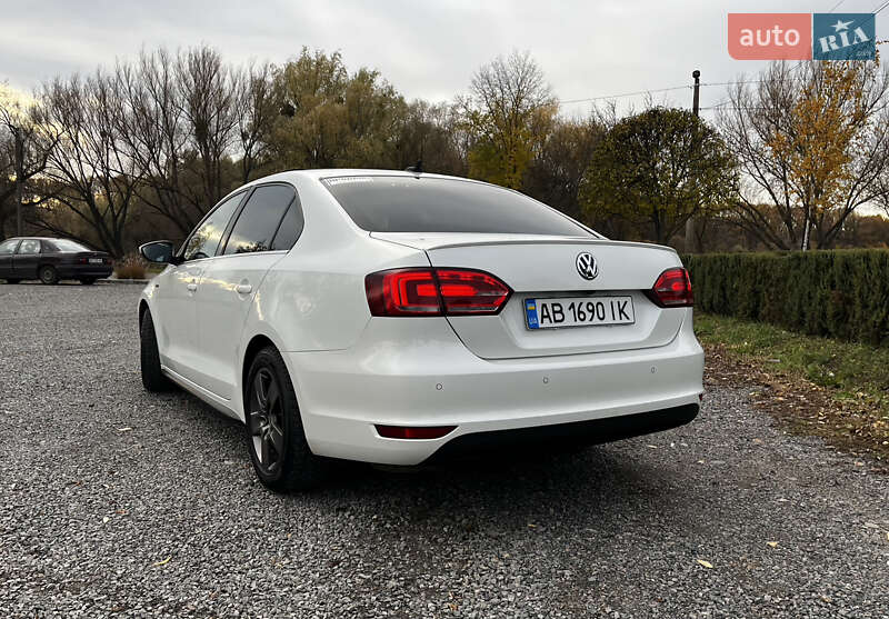Седан Volkswagen Jetta 2013 в Умані
