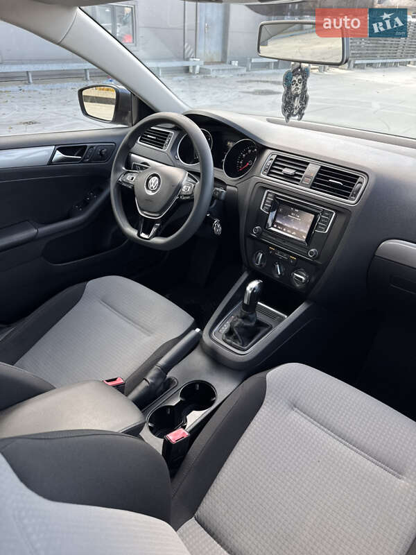 Седан Volkswagen Jetta 2016 в Києві