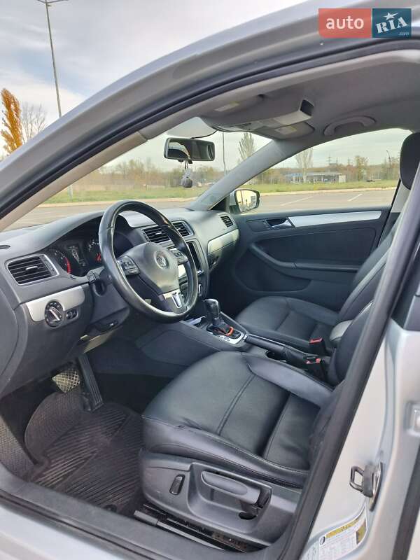 Седан Volkswagen Jetta 2012 в Кривому Розі