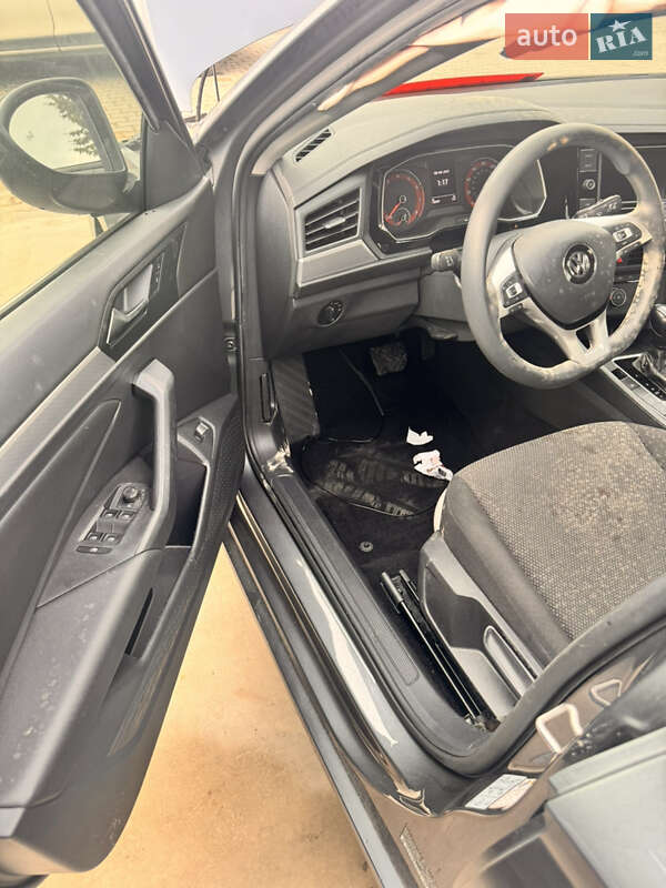 Седан Volkswagen Jetta 2019 в Львові