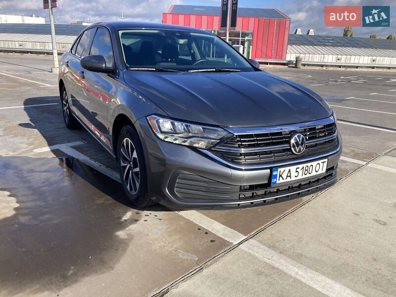 Седан Volkswagen Jetta 2022 в Киеве
