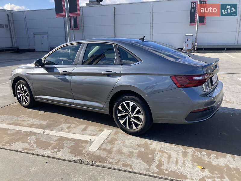 Седан Volkswagen Jetta 2022 в Киеве