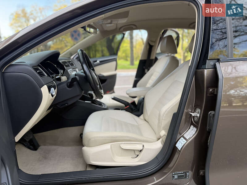 Седан Volkswagen Jetta 2016 в Одессе