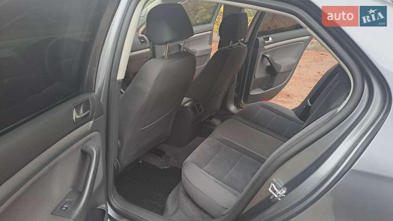 Седан Volkswagen Jetta 2006 в Києві фото 18 Седан Volkswagen Jetta 2006 в Києві