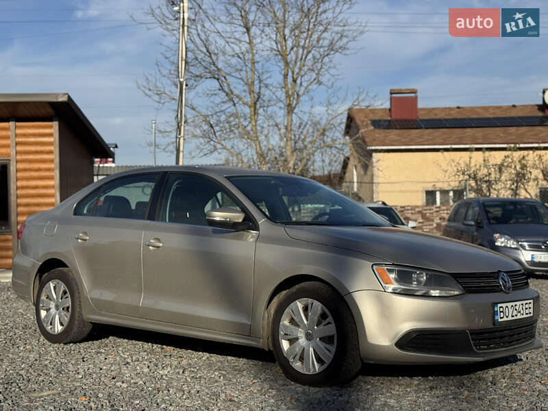 Седан Volkswagen Jetta 2012 в Хмельницком
