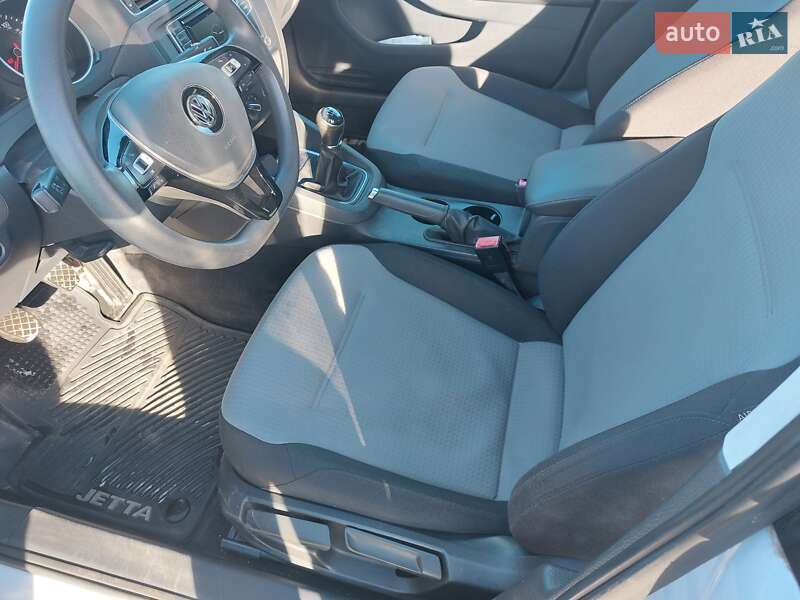 Седан Volkswagen Jetta 2016 в Львові фото 6 Седан Volkswagen Jetta 2016 в Львові