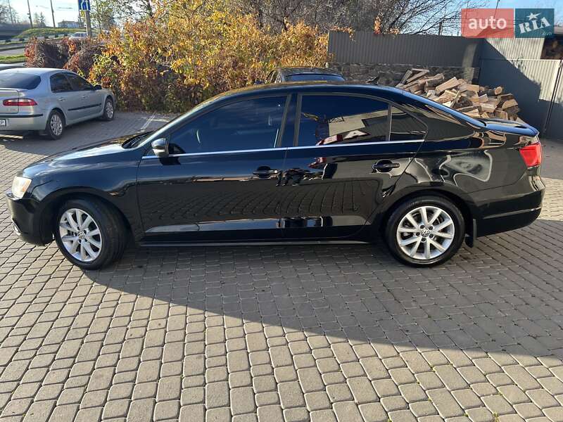 Седан Volkswagen Jetta 2014 в Хмельницком